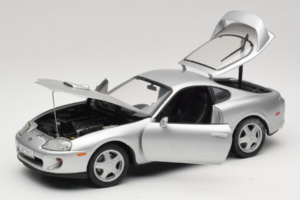 Toyota Supra A80 シルバー Kyosho 1:18 8847 メタル - 画像 2/8