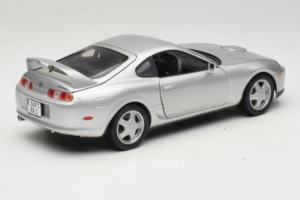 Toyota Supra A80 シルバー Kyosho 1:18 8847 メタル - 画像 3/8