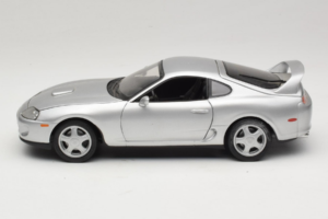 Toyota Supra A80 シルバー Kyosho 1:18 8847 メタル - 画像 4/8
