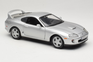 Toyota Supra A80 シルバー Kyosho 1:18 8847 メタル - 画像 6/8