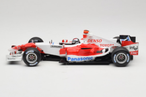 Toyota TF105 #16 J. Trulli Panasonic Toyota Racing 2005 Minichamps 1:18 100050016 メタル - 画像 3/7