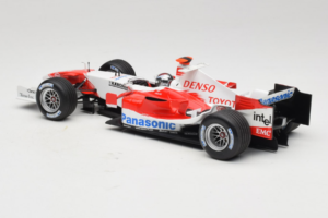 Toyota TF105 #16 J. Trulli Panasonic Toyota Racing 2005 Minichamps 1:18 100050016 メタル - 画像 5/7