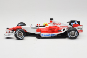 Toyota TF105 #17 R. Schumacher Panasonic Toyota Racing 2005 Minichamps 1:18 100050017 メタル - 画像 3/7