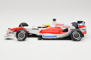 Toyota TF105 #17 R. Schumacher Panasonic Toyota Racing Showcar 2005 Minichamps 1:18 100050087 メタル - 画像 3/7