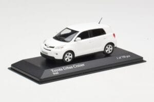 Toyota Urban Cruiser ホワイト Minichamps 1:43 400166960 メタル - 画像 3/3