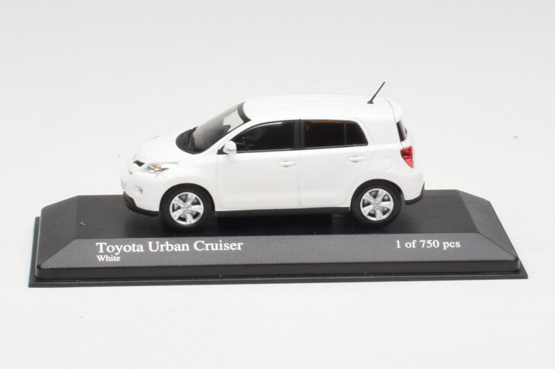 Toyota Urban Cruiser ホワイト Minichamps 1:43 Toyota Urban Cruiser ホワイト Minichamps 1:43 400166960 メタル