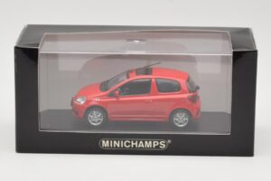 Toyota Yaris TS レッド Minichamps 1:43 430166062 メタル - 画像 4/4