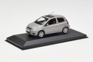 Toyota Yaris XP10 TS グレー Minichamps 1:43 TOYOTA007 メタル - 画像 3/3