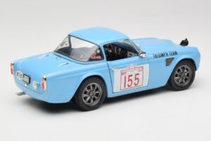 Triumph TR4 Rally Car Revell 1:18 8773 メタル - 画像 3/8
