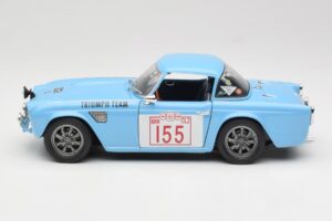 Triumph TR4 Rally Car Revell 1:18 8773 メタル - 画像 4/8