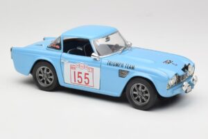 Triumph TR4 Rally Car Revell 1:18 8773 メタル - 画像 6/8