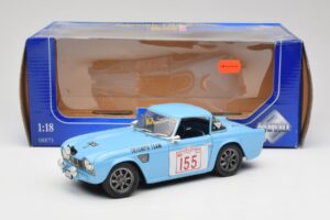 Triumph TR4 Rally Car Revell 1:18 8773 メタル - 画像 8/8
