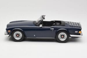 Triumph TR6 PI ダークブルー Minichamps 1:18 155132032 メタル - 画像 3/6