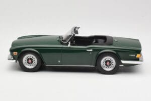 Triumph TR6 PI ダークグリーン Minichamps 1:18 155132030 メタル - 画像 3/6