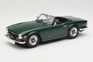 Triumph TR6 PI ダークグリーン Minichamps 1:18 155132030 メタル