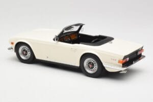 Triumph TR6 PI ホワイト Minichamps 1:18 155132035 メタル - 画像 5/6