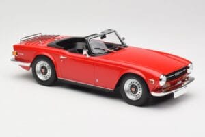 Triumph TR6 PI レッド Minichamps 1:18 155132031 メタル - 画像 4/6