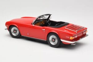 Triumph TR6 PI レッド Minichamps 1:18 155132031 メタル - 画像 5/6