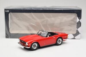 Triumph TR6 PI レッド Minichamps 1:18 155132031 メタル - 画像 6/6