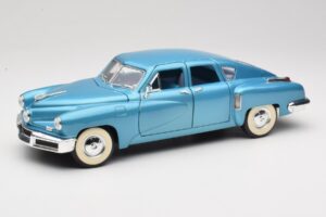 Tucker Torpedo ブルー Road Signature 1:18 92268 メタル