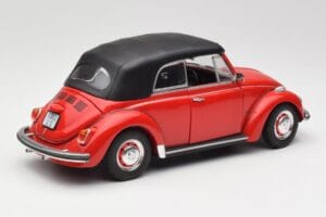 Volkswagen 1302 LS カブリオレ レッド Revell 1:18 08470 メタル - 画像 3/8