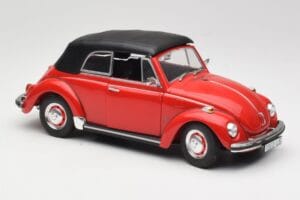 Volkswagen 1302 LS カブリオレ レッド Revell 1:18 08470 メタル - 画像 6/8