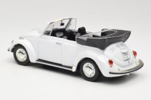 Volkswagen 1302 LS カブリオレ ホワイト Revell 1:18 8415 メタル - 画像 7/8