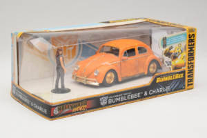 Volkswagen Beetle Bumblebee Transformers With Figure Metals Diecast 1:24 30114 メタル - 画像 2/3