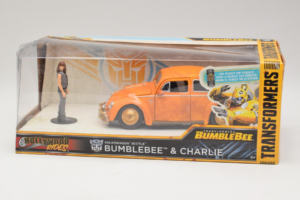 Volkswagen Beetle Bumblebee Transformers With Figure Metals Diecast 1:24 30114 メタル
