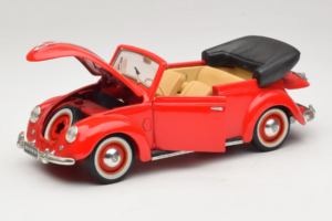 Volkswagen Beetle カブリオレ レッド Maisto 1:18 56010 メタル - 画像 2/8