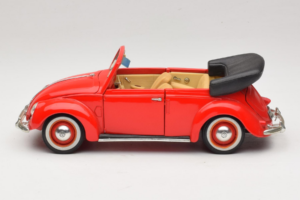 Volkswagen Beetle カブリオレ レッド Maisto 1:18 56010 メタル - 画像 4/8