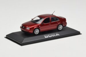 Volkswagen Bora Mk4 Red Metallic Minichamps 1:43 VW003 メタル - 画像 2/4