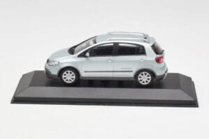 Volkswagen Cross Golf Mk5 シルバー Minichamps 1:43 GOLF003 メタル