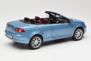 Volkswagen Eos ブルー Norev 1:18 188422 メタル - 画像 3/8