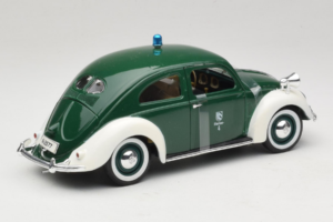 Volkswagen Export Sedan Police Maisto 1:18 56004 メタル - 画像 2/6