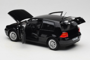 Volkswagen Golf GTI Mk4 ブラック Norev 1:18 188574 メタル - 画像 5/8