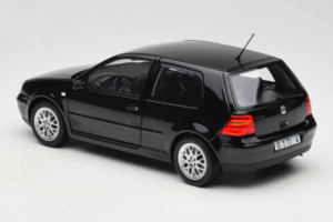 Volkswagen Golf GTI Mk4 ブラック Norev 1:18 188574 メタル - 画像 7/8