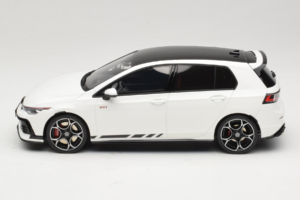 Volkswagen Golf Mk8 GTI Clubsport Pure White Otto 1:18 OT1221 レジン - 画像 3/6