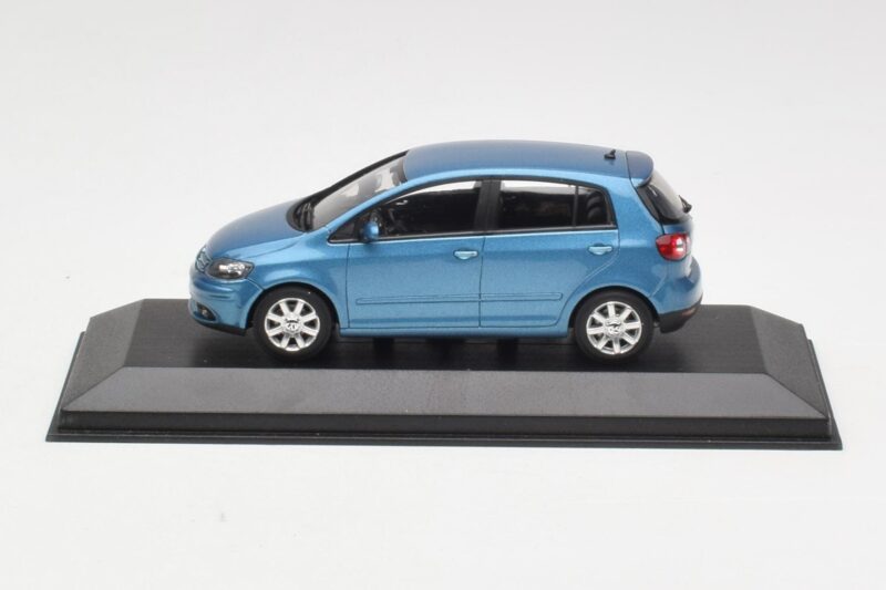 Volkswagen Golf Plus Mk5 Blue Metallic Minichamps 1:43 GOLF002 メタル