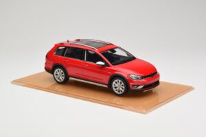 Volkswagen Golf Mk7 Alltrack Tornado Red DNA 1:18 DNA000035 レジン - 画像 4/6