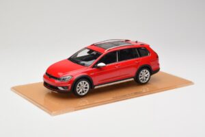 Volkswagen Golf Mk7 Alltrack Tornado Red DNA 1:18 DNA000035 レジン