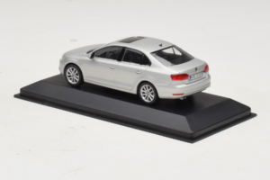 Volkswagen Jetta Mk6 シルバー Minichamps 1:43 JETTA002 メタル - 画像 3/4