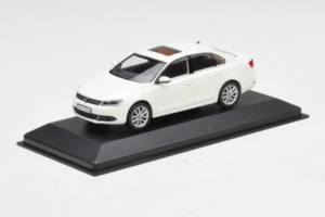Volkswagen Jetta Mk6 ホワイト Minichamps 1:43 JETTA003 メタル - 画像 2/4