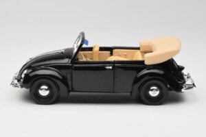 Volkswagen ビートル カブリオレ ブラック Maisto 1:18 37800-M6 メタル - 画像 4/8