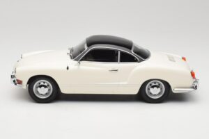 Volkswagen Karmann Ghia クリーム ブラック Minichamps 1:18 155054021 メタル - 画像 3/6