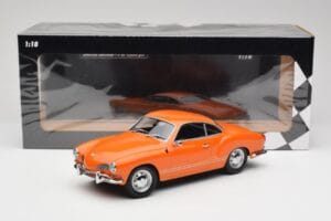 Volkswagen Karmann Ghia オレンジ Minichamps 1:18 155054020 メタル - 画像 6/6