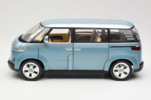 Volkswagen Microbus Concept ライトグリーン Revell 1:18 08444 メタル - 画像 4/8