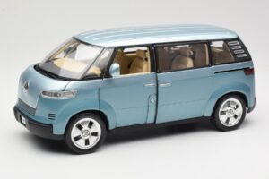 Volkswagen Microbus Concept ライトグリーン Revell 1:18 08444 メタル
