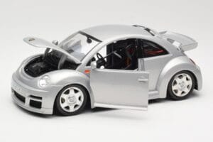 Volkswagen New Beetle RSi シルバー Bburago 1:18 3306 メタル - 画像 2/8