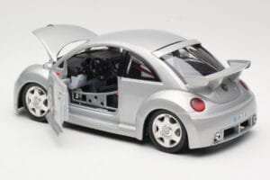 Volkswagen New Beetle RSi シルバー Bburago 1:18 3306 メタル - 画像 5/8